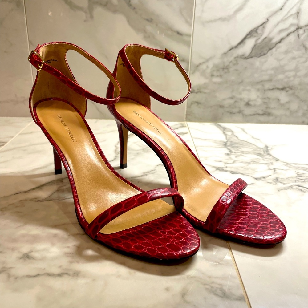 You can’t beat hot red heels!